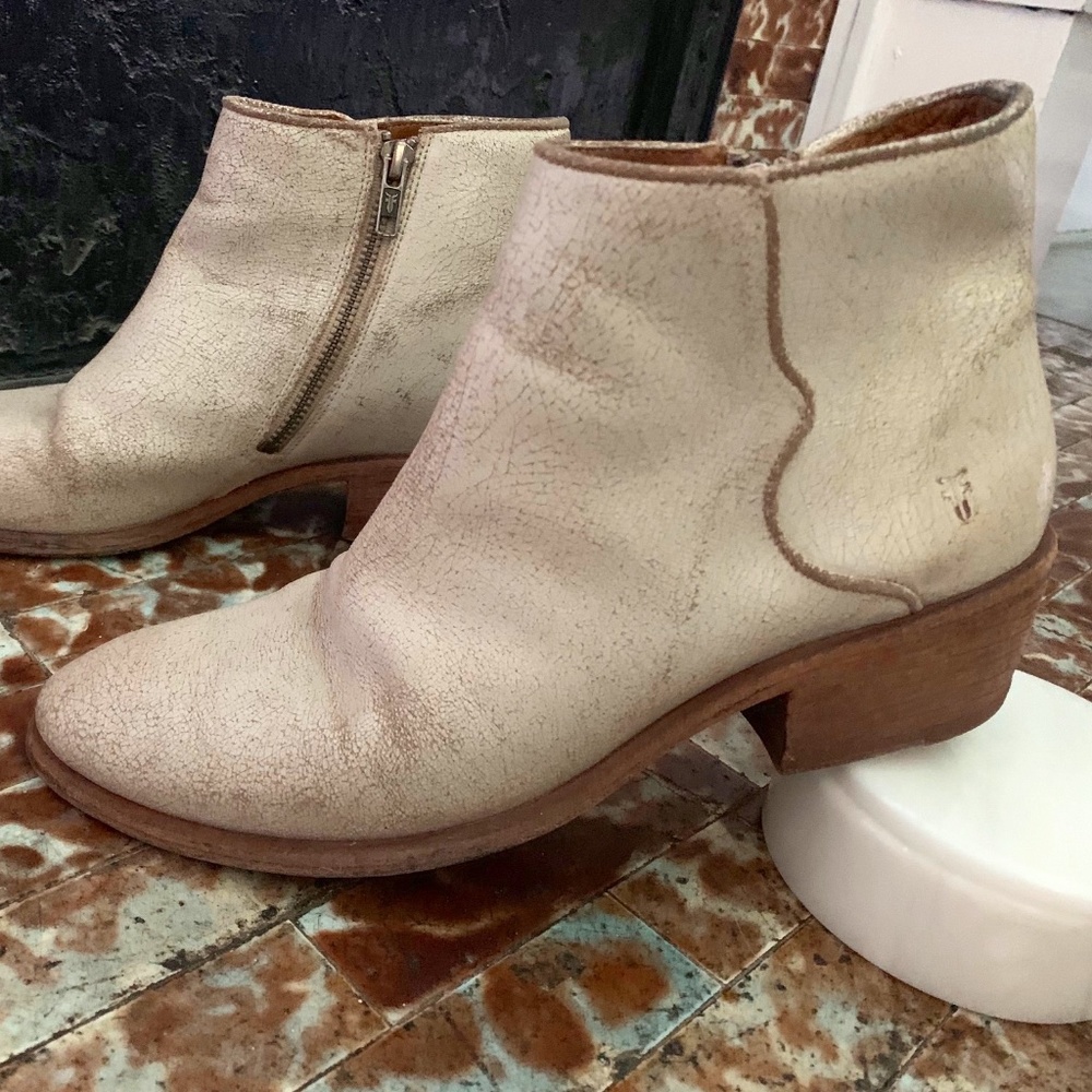 Frye Carson Piping Bootie